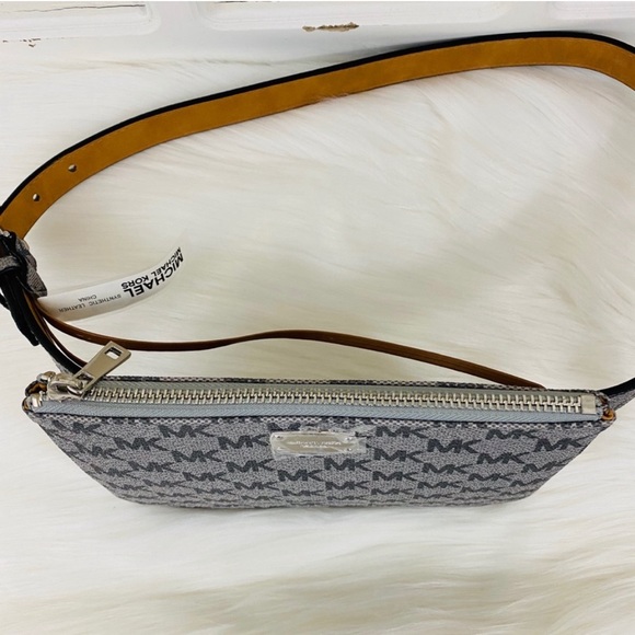 MK Logo Wallet Belt Medium - Picture 4 of 11